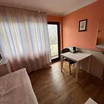 2-rent Group Aub162 Hostel *