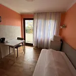 Hostel 2-rent Group Aub162 *