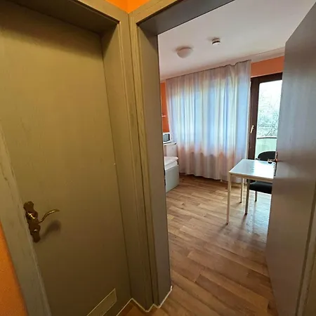Hostel Budget Munich-aubing