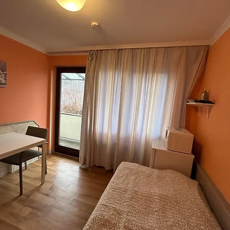 Hostel Budget Munich-aubing *