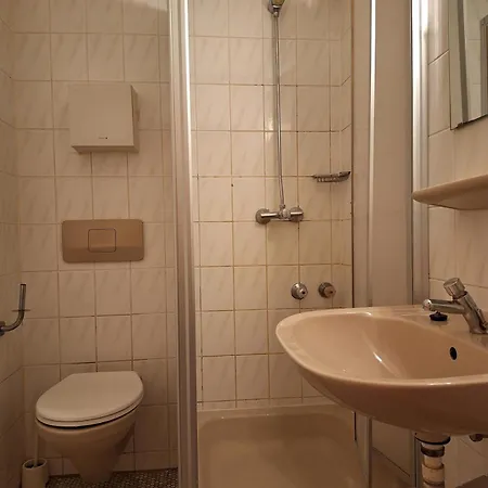 Hostel Budget Aubing Apartmenthostel Aub 162 München