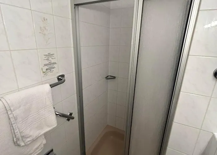 2-rent Group Aub162 بيت شباب *