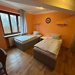 2-rent Group Aub162 Hostel *