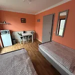 2-rent Group Aub162 Hostel *