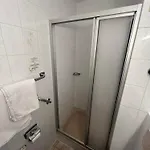 2-rent Group Aub162 Hostel *