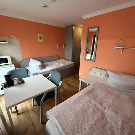 Hostel 2-rent Group Aub162 *