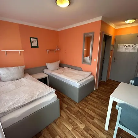 2-rent Group Aub162 Hostel *