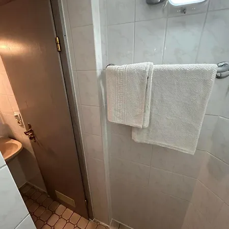 2-rent Group Aub162