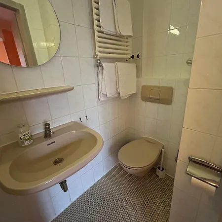 Hostel 2-rent Group Aub162 *