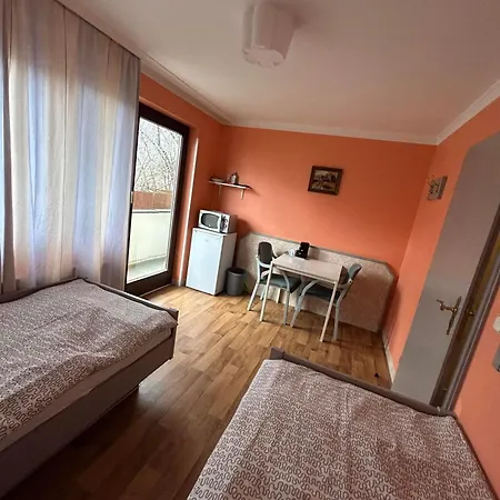 2-rent Group Aub162 Hostel *