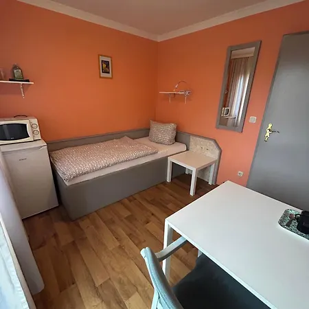 2-rent Group Aub162 Hostel *