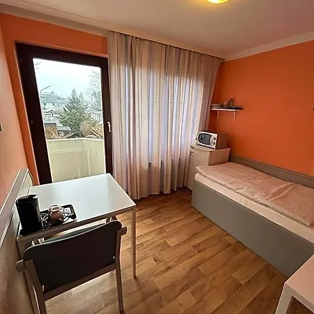 Hostel 2-rent Group Aub162 *