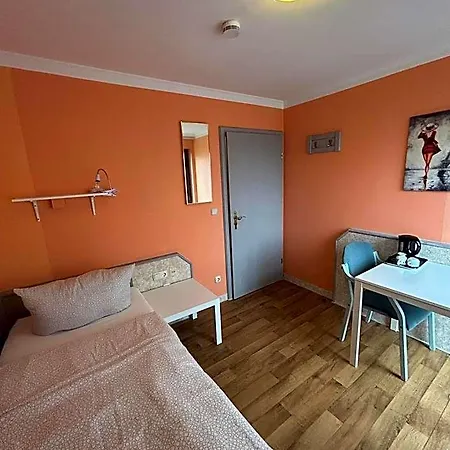 2-rent Group Aub162 Hostel *
