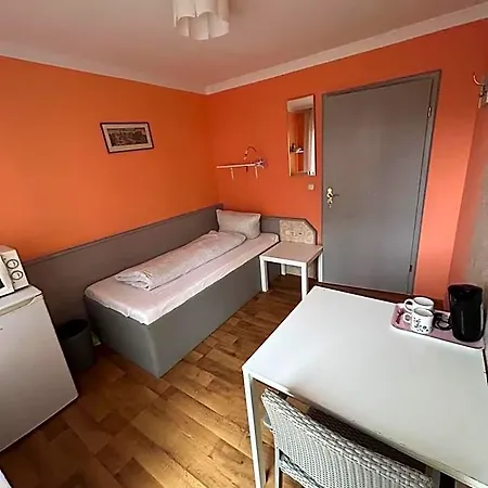 Hostel 2-rent Group Aub162 *