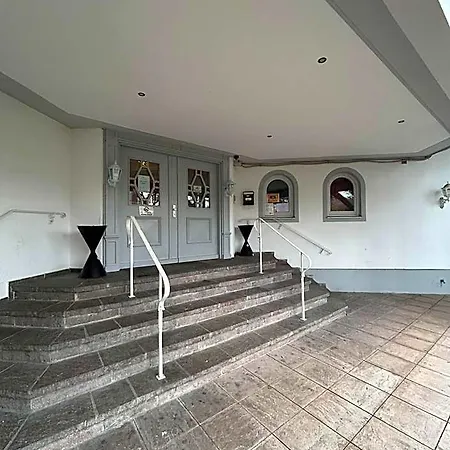Hostel 2-rent Group Aub162