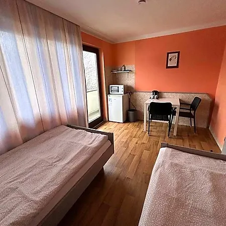 2-rent Group Aub162 Hostel