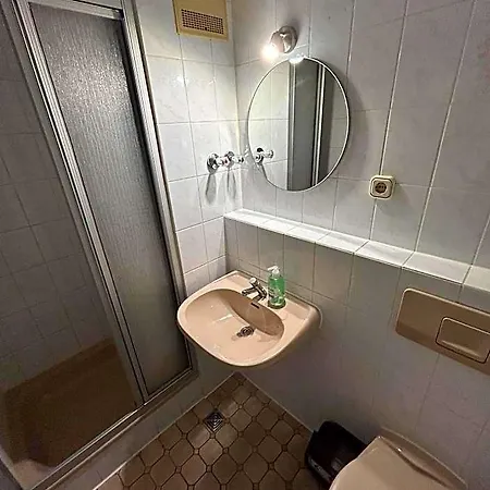 Hostel 2-rent Group Aub162 München