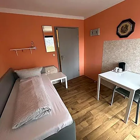 Hostel 2-rent Group Aub162