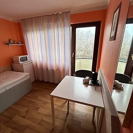 2-rent Group Aub162 Hostel *
