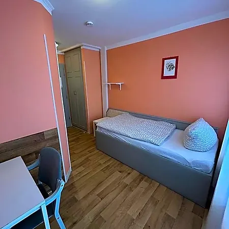Hostel 2-rent Group Aub162 München