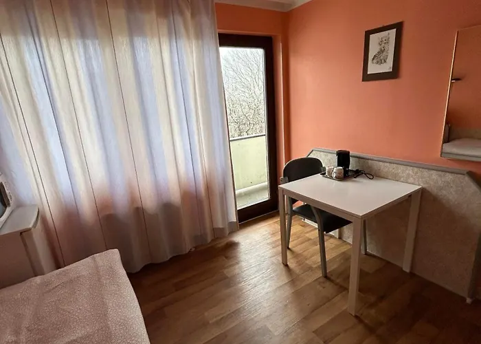 2-rent Group Aub162 Ostello *