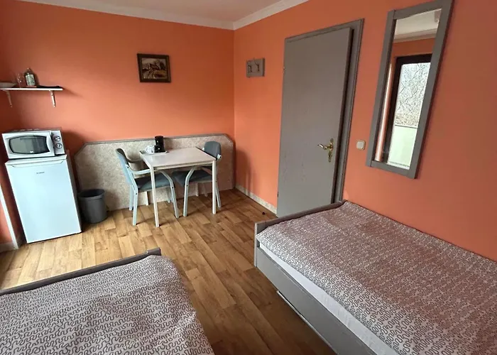 2-rent Group Aub162 ホステル *