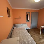 2-rent Group Aub162 Hostel *