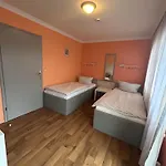 2-rent Group Aub162 Hostel *