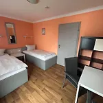2-rent Group Aub162 Hostel *