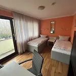 Hostel 2-rent Group Aub162 Munich