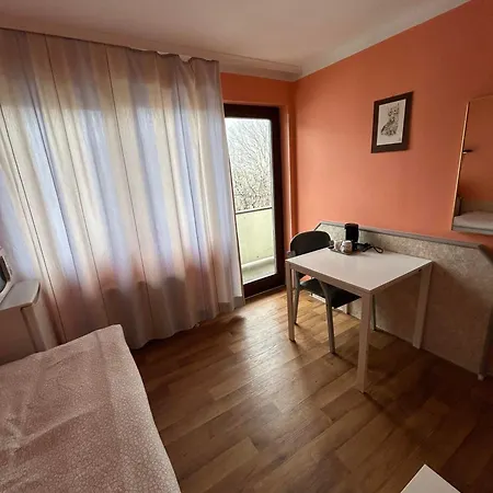 2-rent Group Aub162 Hostel *