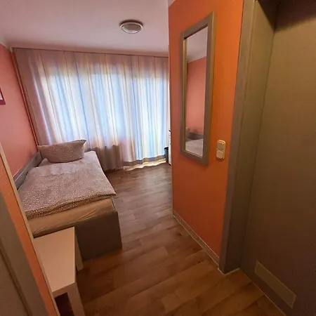 Hostel 2-rent Group Aub162