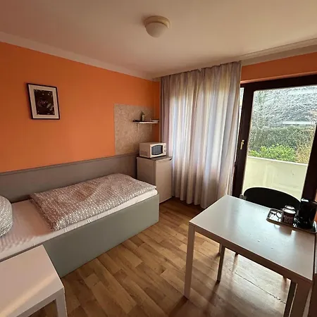 Хостел 2-rent Group Aub162 *