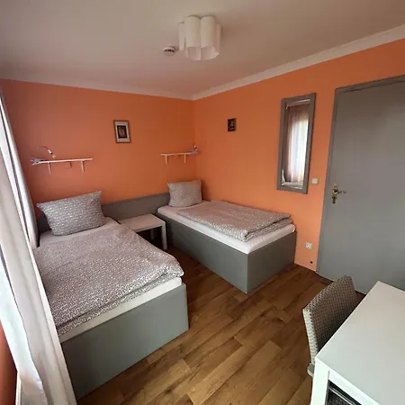 Hostel 2-rent Group Aub162 *