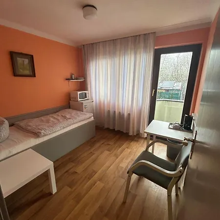 Hostel 2-rent Group Aub162