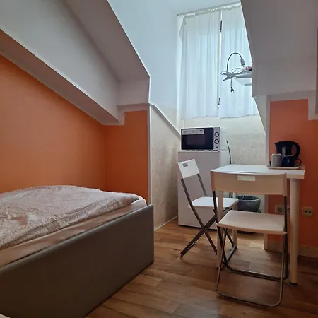 Budget Munich-aubing Hostel München