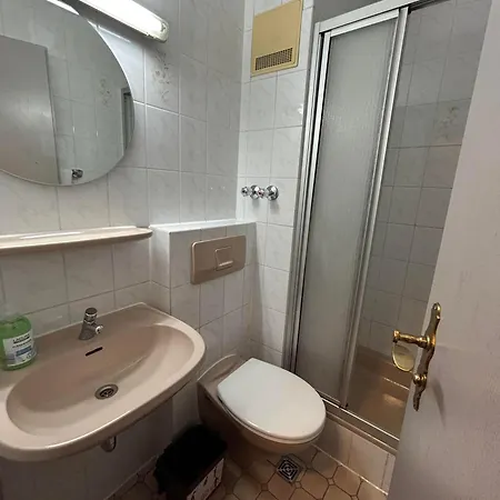 2-rent Group Aub162 Albergue