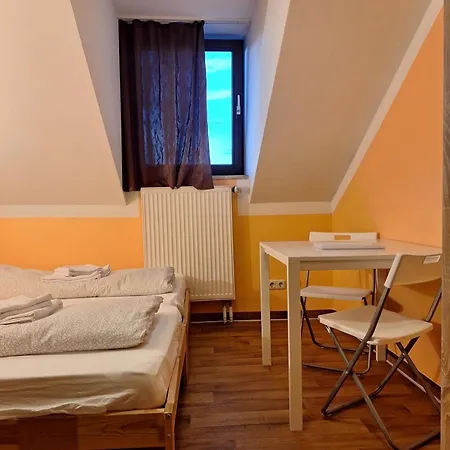 Budget Aubing Apartmenthostel Aub 162 ホステル