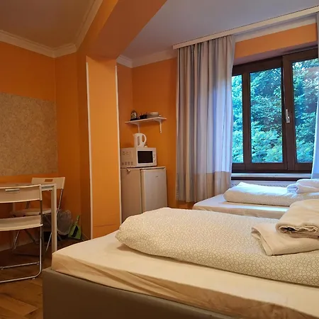 Budget Aubing Apartmenthostel Aub 162 ホステル ミュンヘン